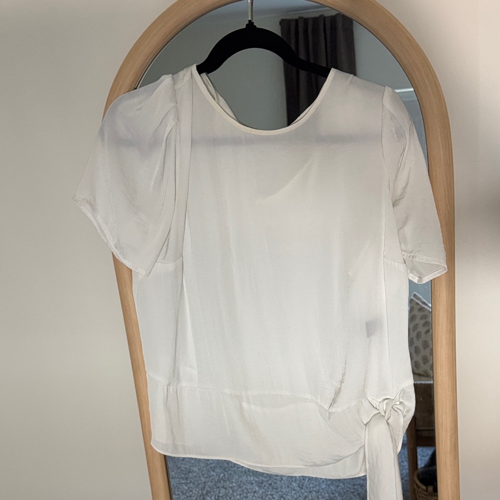Simply Vera Vera Wang Cream Short Sleeve Blouse with Side Tie